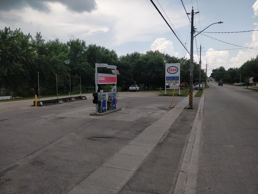 Esso | 1220 Queens Bush Rd, Wellesley, ON N0B 2T0, Canada | Phone: (519) 656-2725