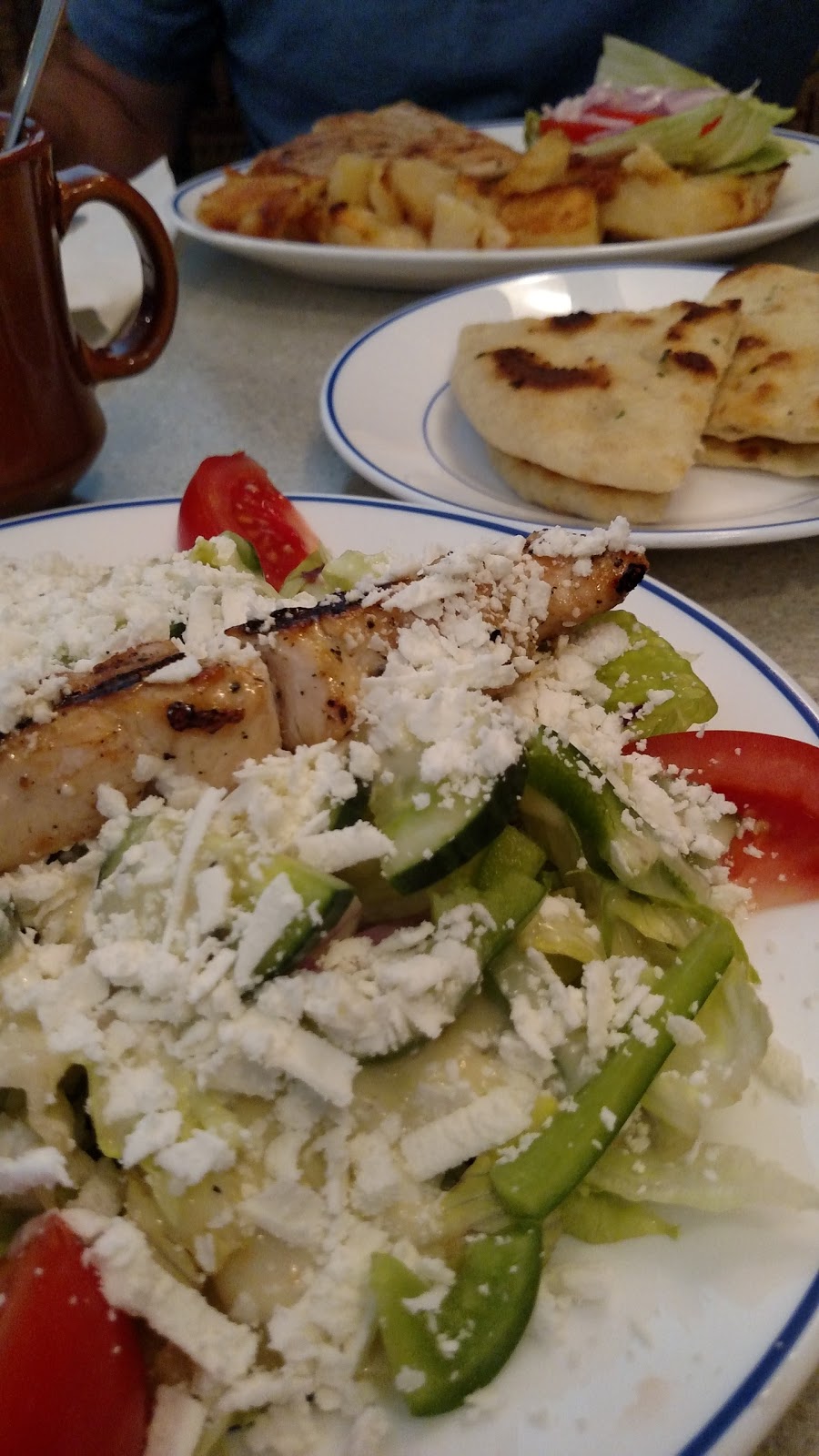 Artemis Family Restaurant | 199 Garrison Rd, Fort Erie, ON L2A 1M6, Canada | Phone: (905) 871-5344