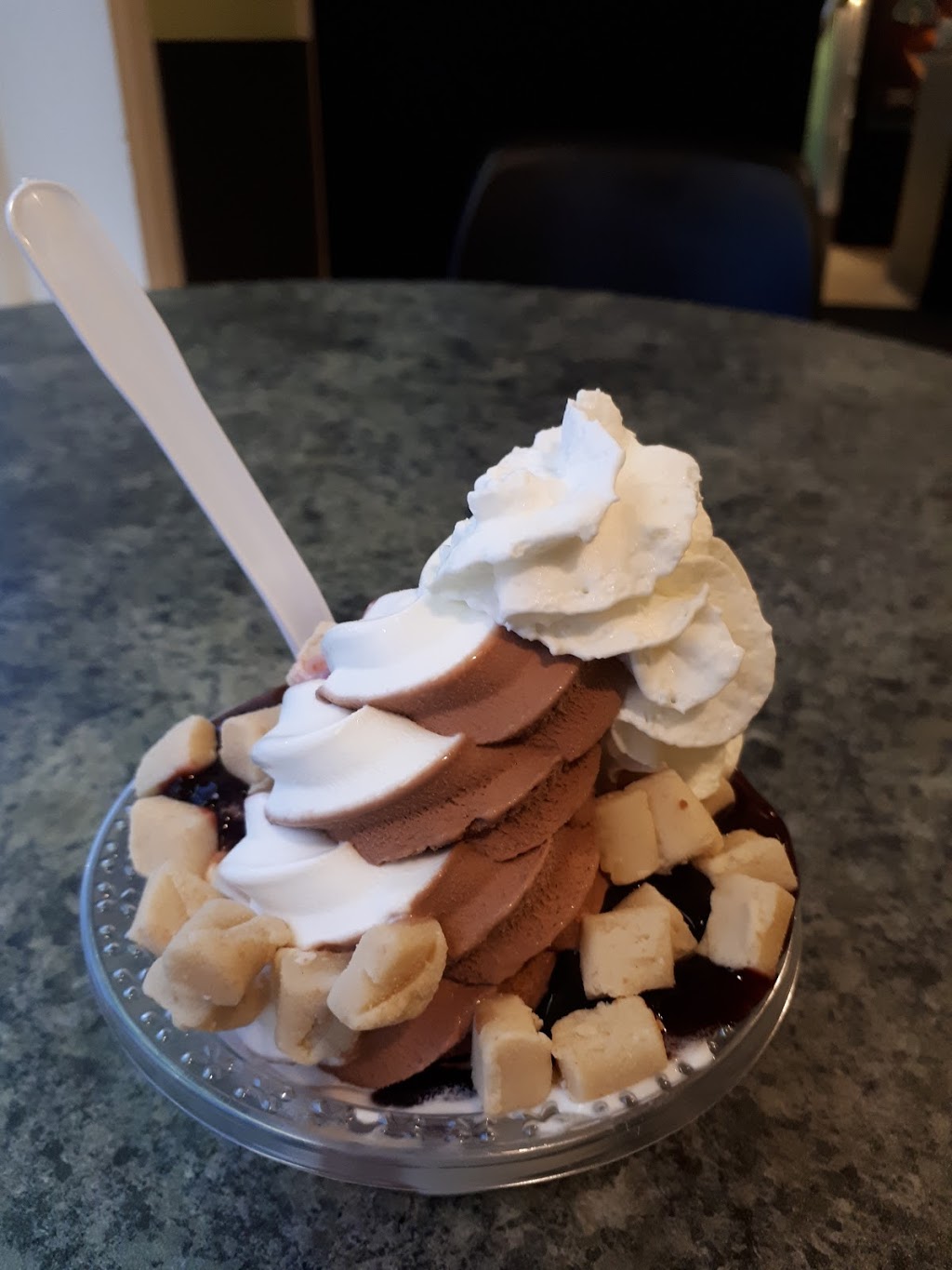 Bartleys Dairy Bar | 853 Dundas St, Woodstock, ON N4S 1G5, Canada | Phone: (519) 539-7761