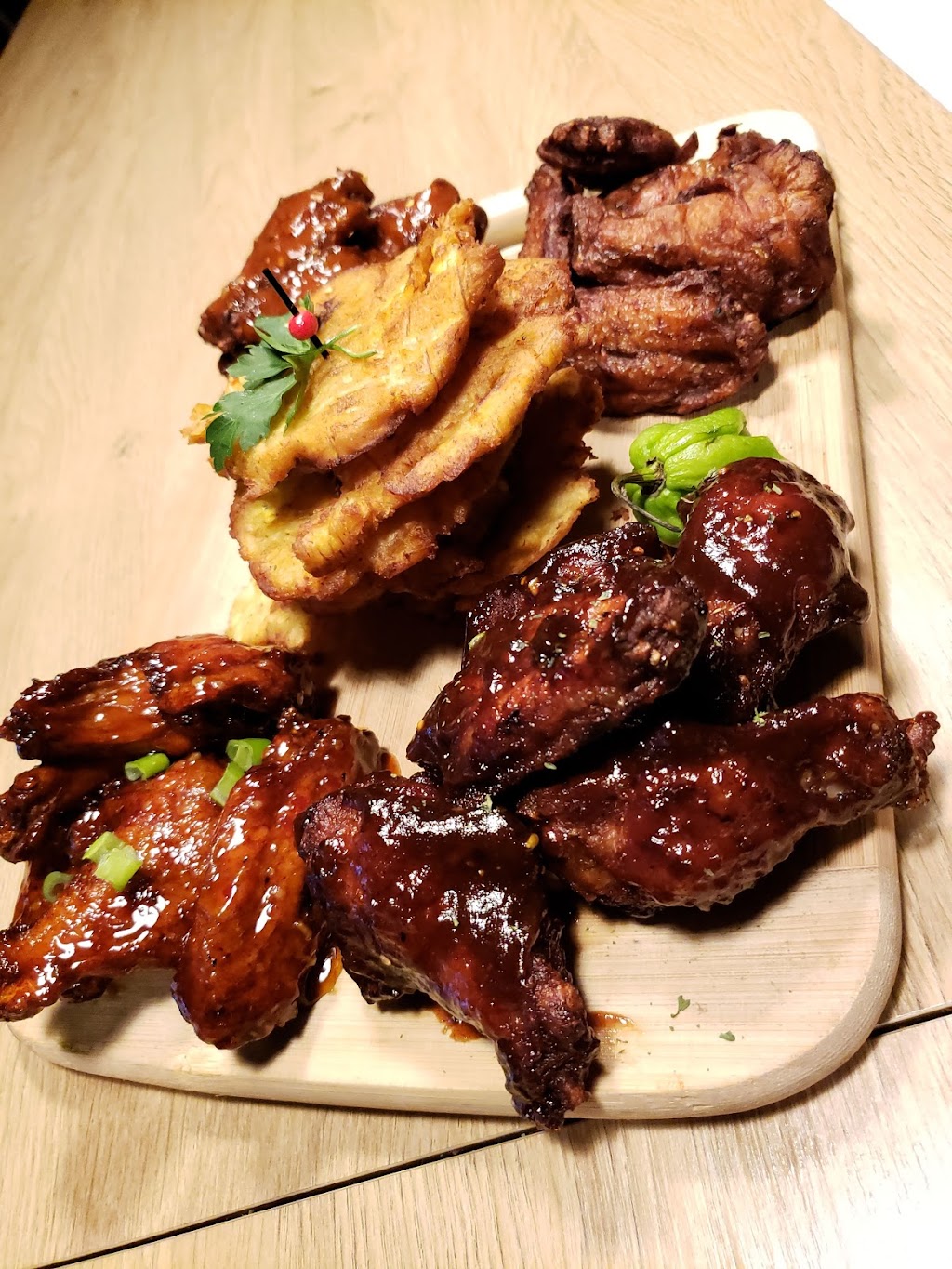 Chamaz Grill Restaurant | 5608 Bd Léger, Montréal-Nord, QC H1G 1K3, Canada | Phone: (514) 321-9394