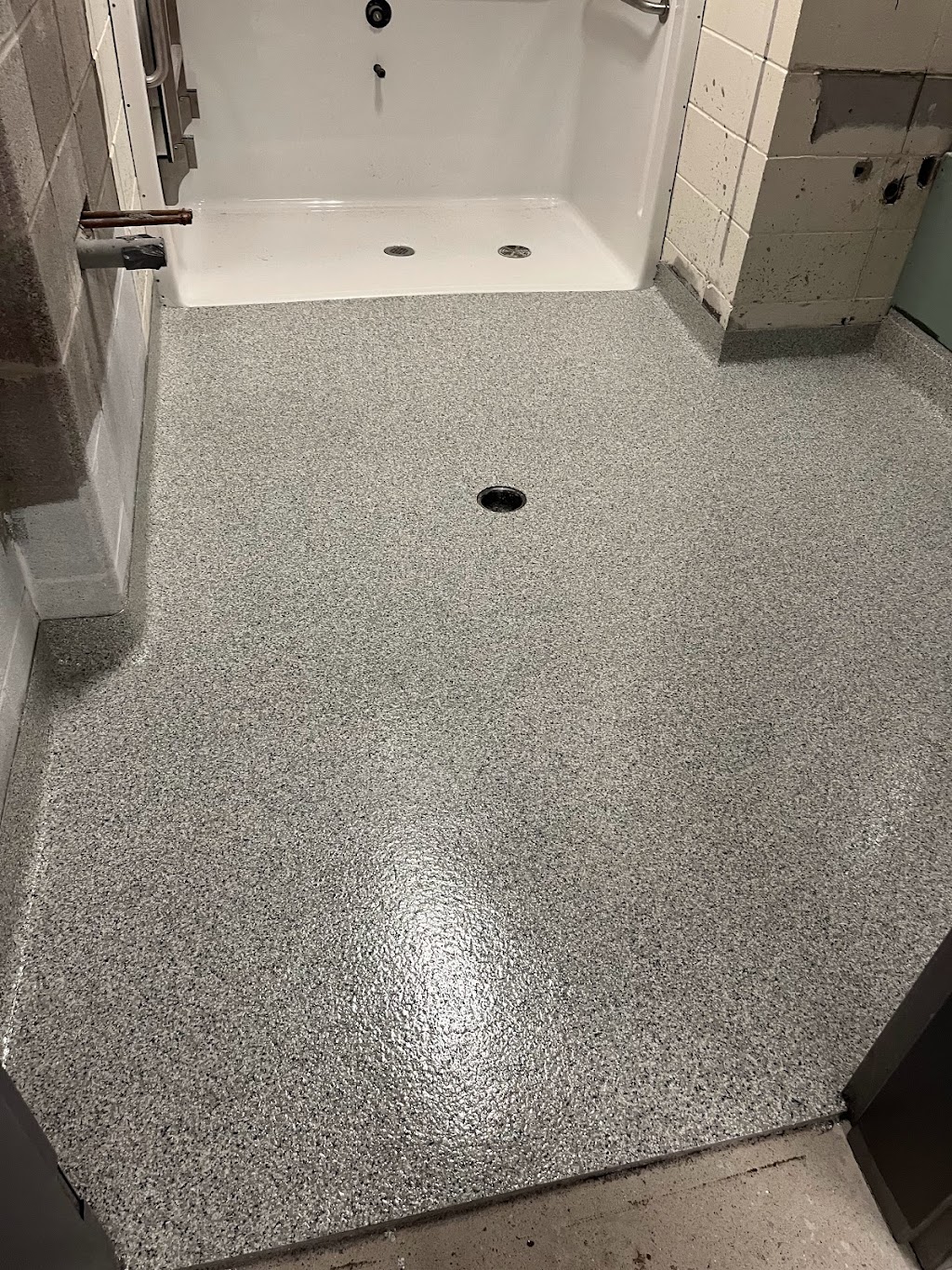 Epoxy Robanik | 2480 Bd de lAnge Gardien N, LAssomption, QC J5W 4R5, Canada | Phone: (514) 207-1400