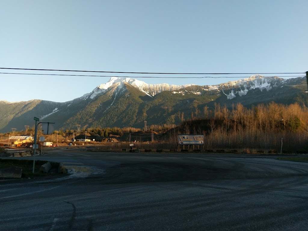 Links Contracting & Aggregate Supplies | 10900 Rosedale Ferry Rd, Rosedale, BC V0X 1X1, Canada | Phone: (604) 794-0107