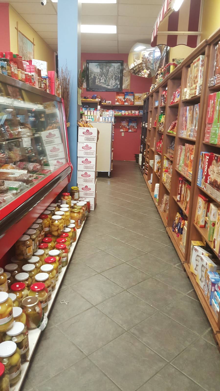 Gala Grocery | 754 Queenston Rd, Hamilton, ON L8G 1A4, Canada | Phone: (905) 573-4531