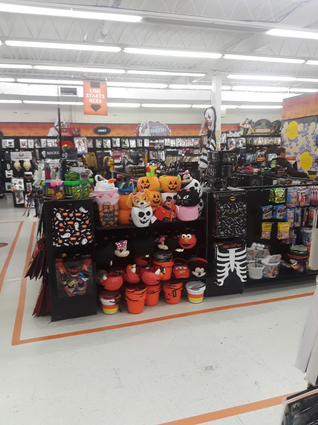 Spirit Halloween | 321 King George Rd, Brantford, ON N3R 5L9, Canada | Phone: (866) 586-0155