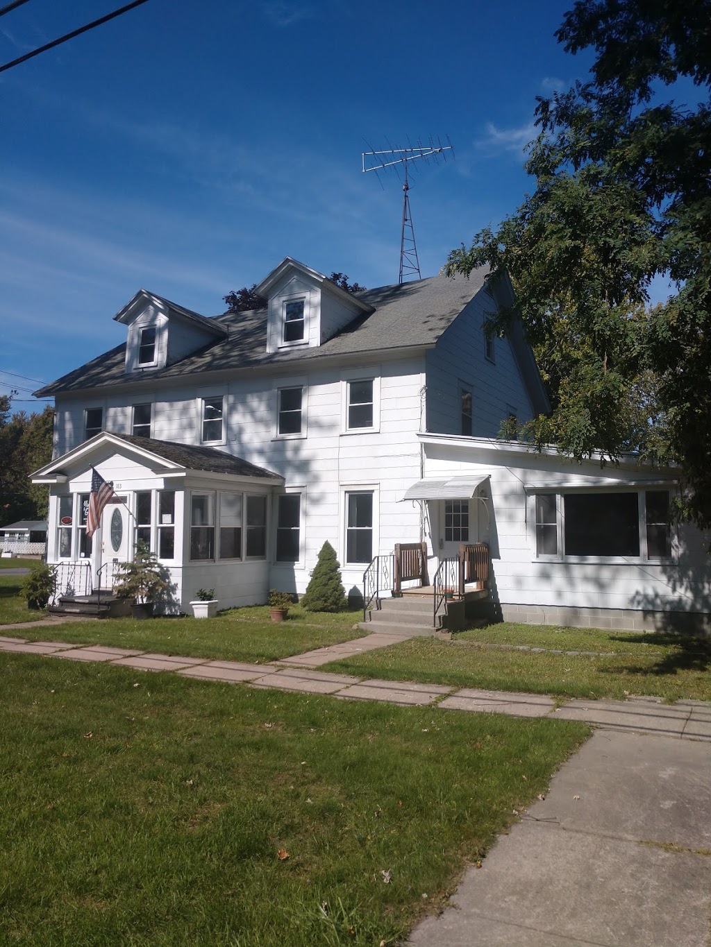 St. Lawrence Minerals and Gems | 183 W Broadway St, Cape Vincent, NY 13618, USA | Phone: (585) 225-4640