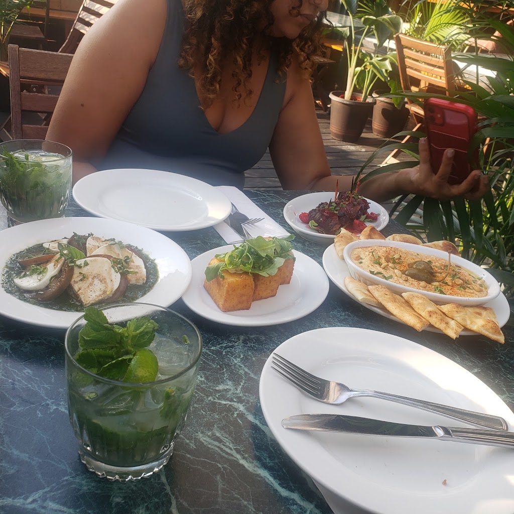 Bar Tapas Taza Flores | 5375 Av du Parc, Montréal, QC H2V 4G9, Canada | Phone: (514) 274-5516