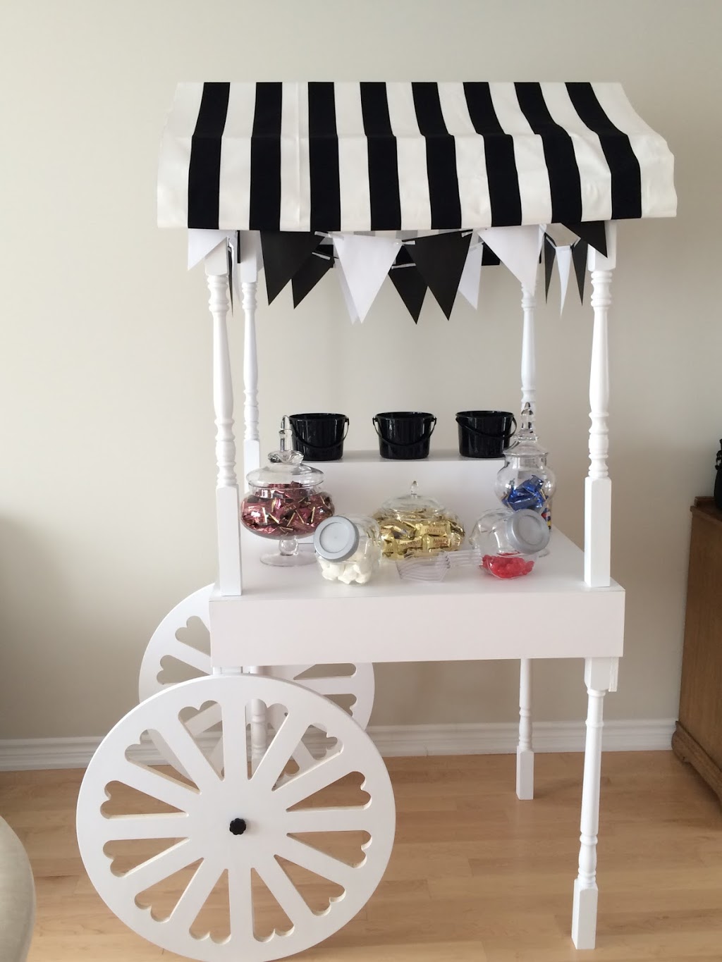 C&V Candy Bar | 27 Walker Blvd, Alliston, ON L9R 0N2, Canada | Phone: (647) 838-9245