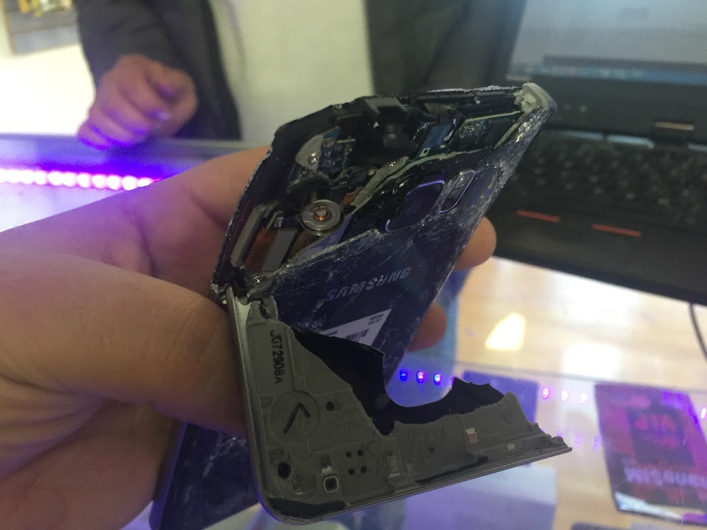 iTronics réparation - repair Microsoft surface Huawei Asus zenfo | 4401 Boul St-Laurent, Montréal, QC H2W 1Z8, Canada | Phone: (888) 831-1642