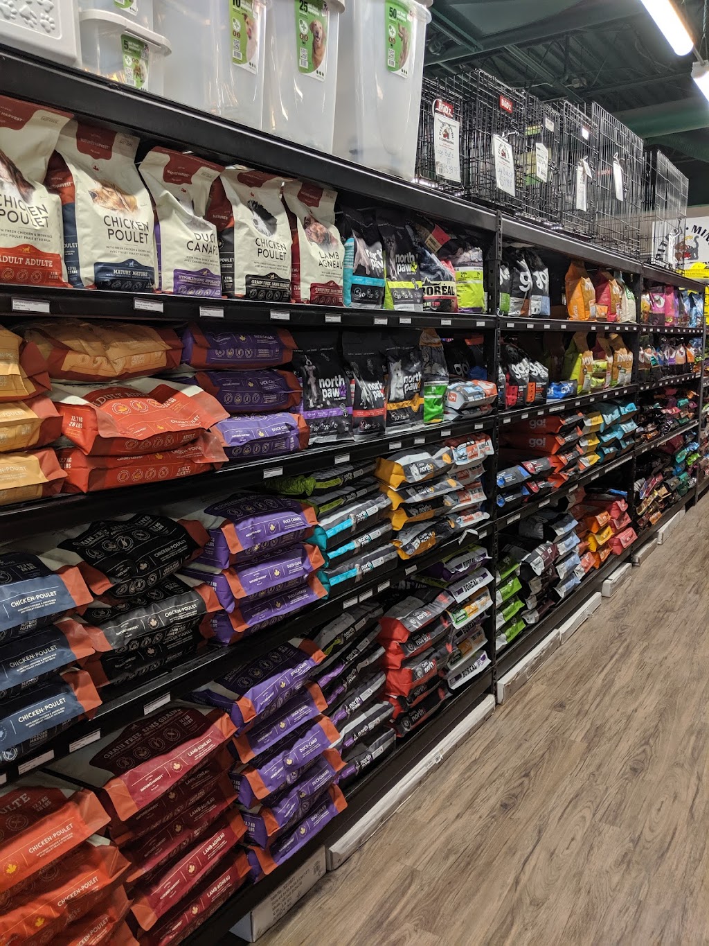 Global Pet Foods | 35 Bd de la Cité-des-Jeunes, Vaudreuil-sur-le-Lac, QC J7V 9T9, Canada | Phone: (450) 424-4545