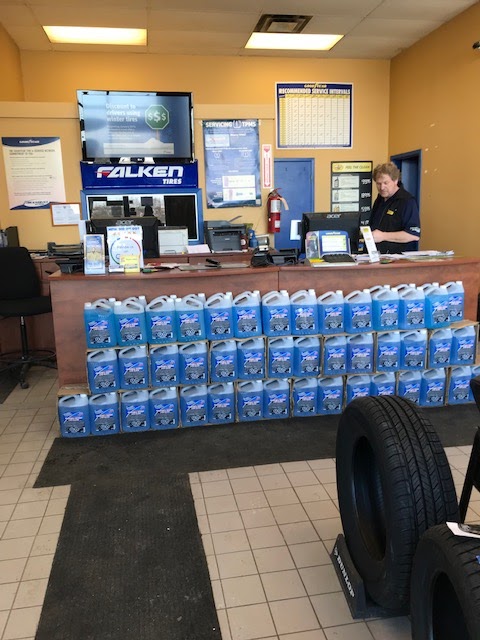 Beverly Tire & Auto | 1305 Victoria St N Unit 1,2B, Kitchener, ON N2B 3E3, Canada | Phone: (519) 569-8008