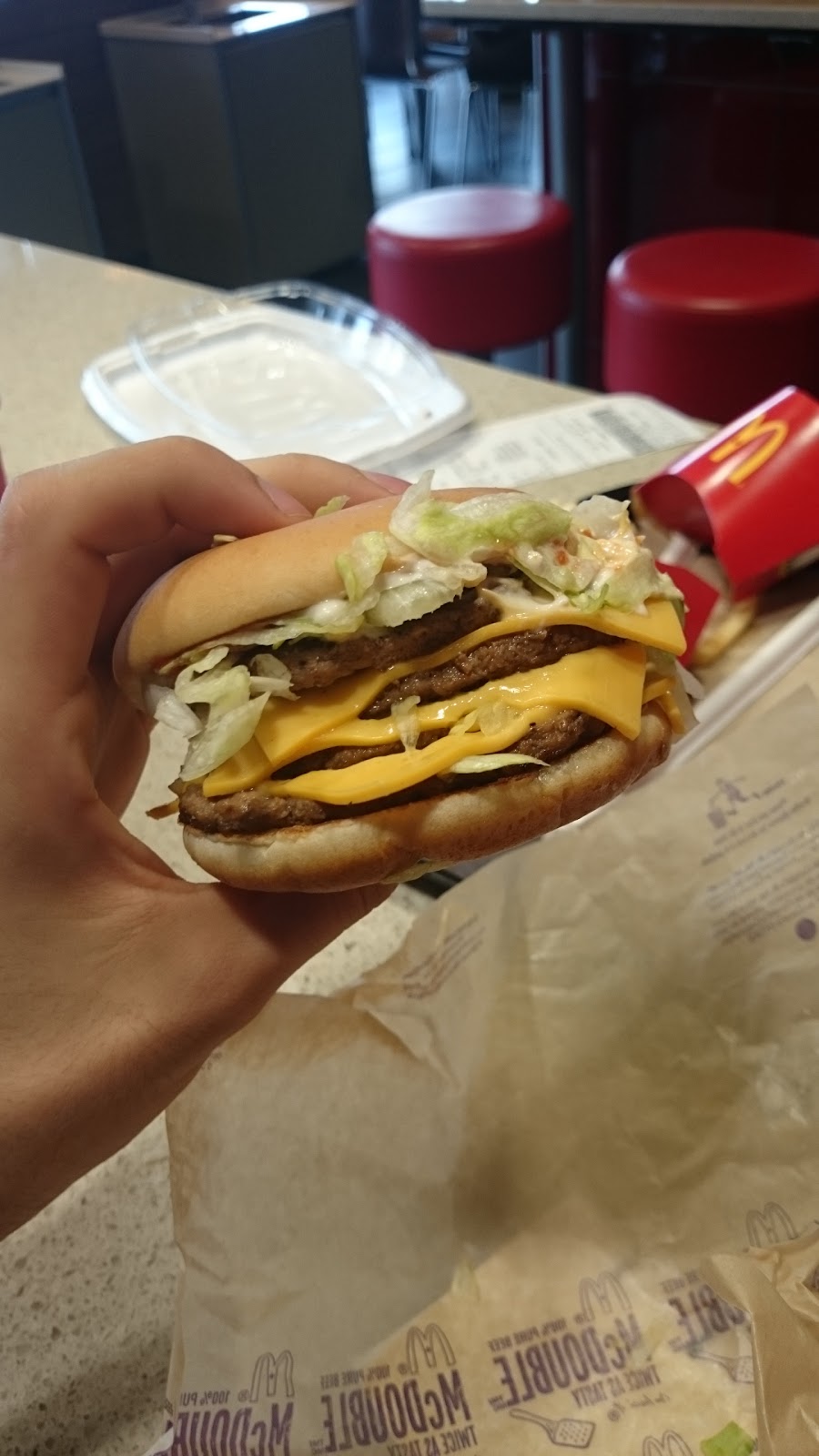 McDonalds | 321 Boulevard de la Marine, Varennes, QC J3X 1Z4, Canada | Phone: (450) 929-0186