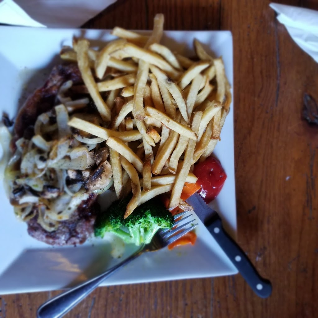 The Goose & Gridiron | 317 St Lawrence St, Merrickville, ON K0G 1N0, Canada | Phone: (613) 269-2094