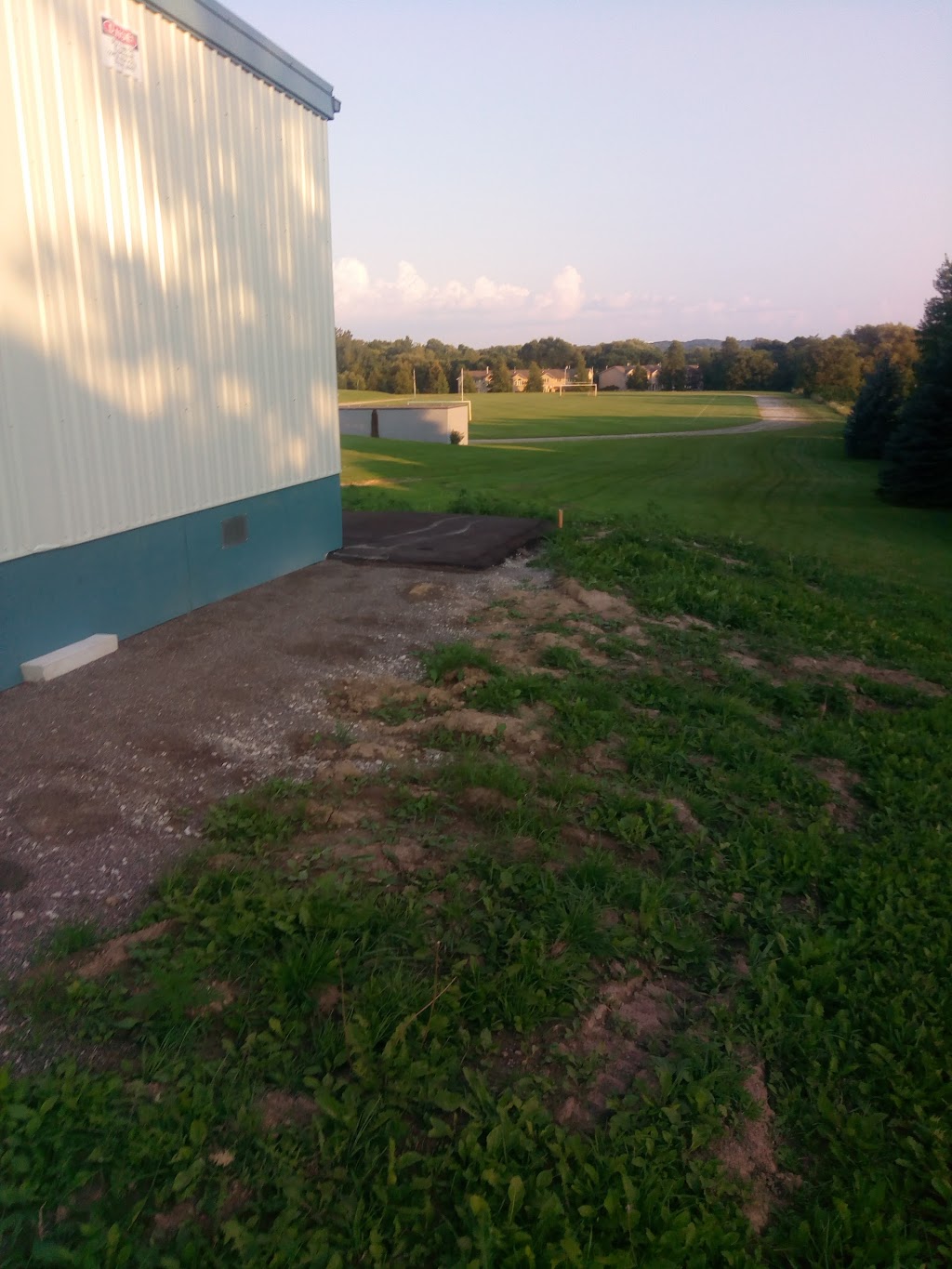 Aurora High School | 155 Wellington St W, Aurora, ON L4G 2P4, Canada | Phone: (905) 727-3107