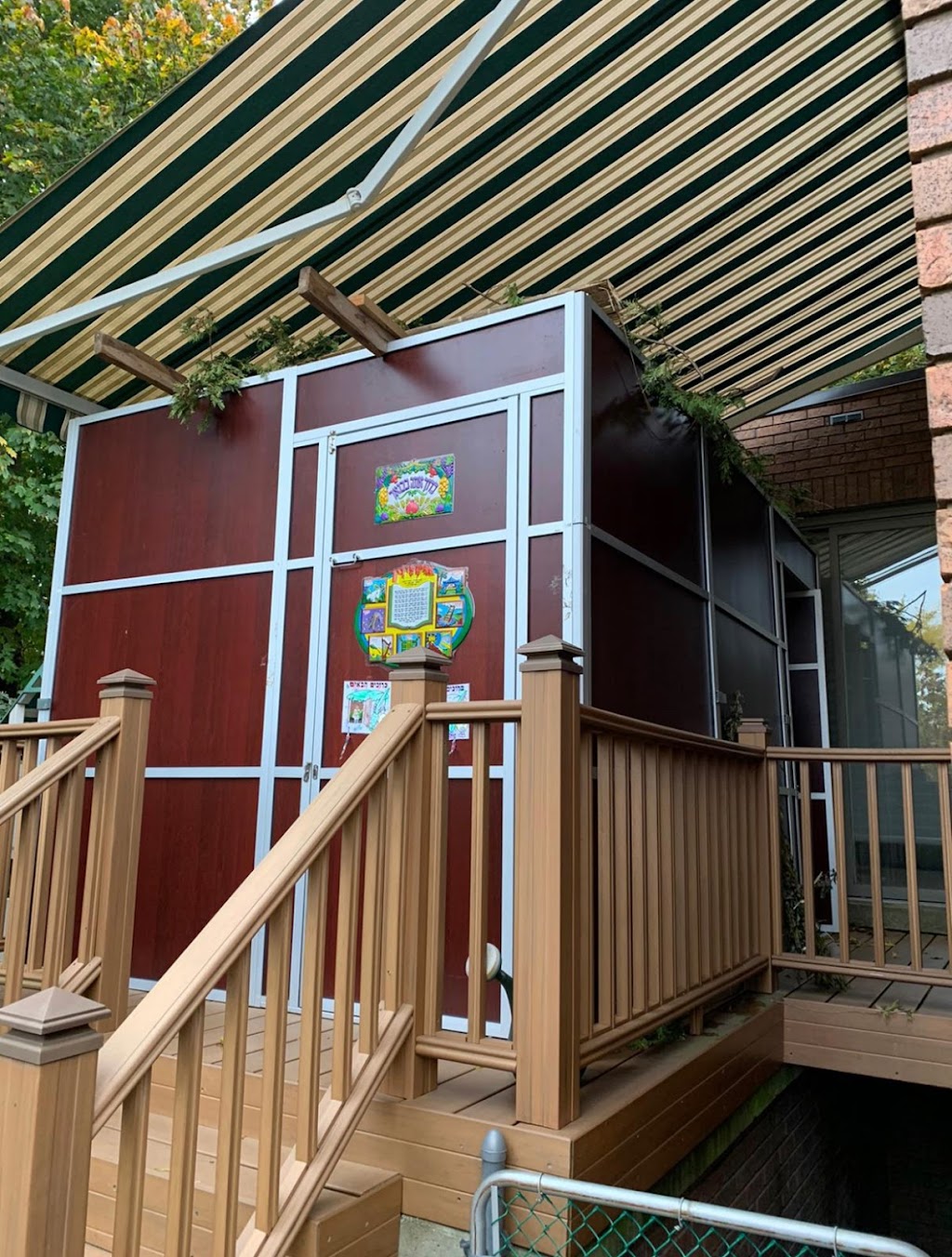 The Sukkah Center Toronto | point of interest | 88 Charles St E, Thornhill, ON L4J 8A3, Canada | 6475076376 OR +1 647-507-6376