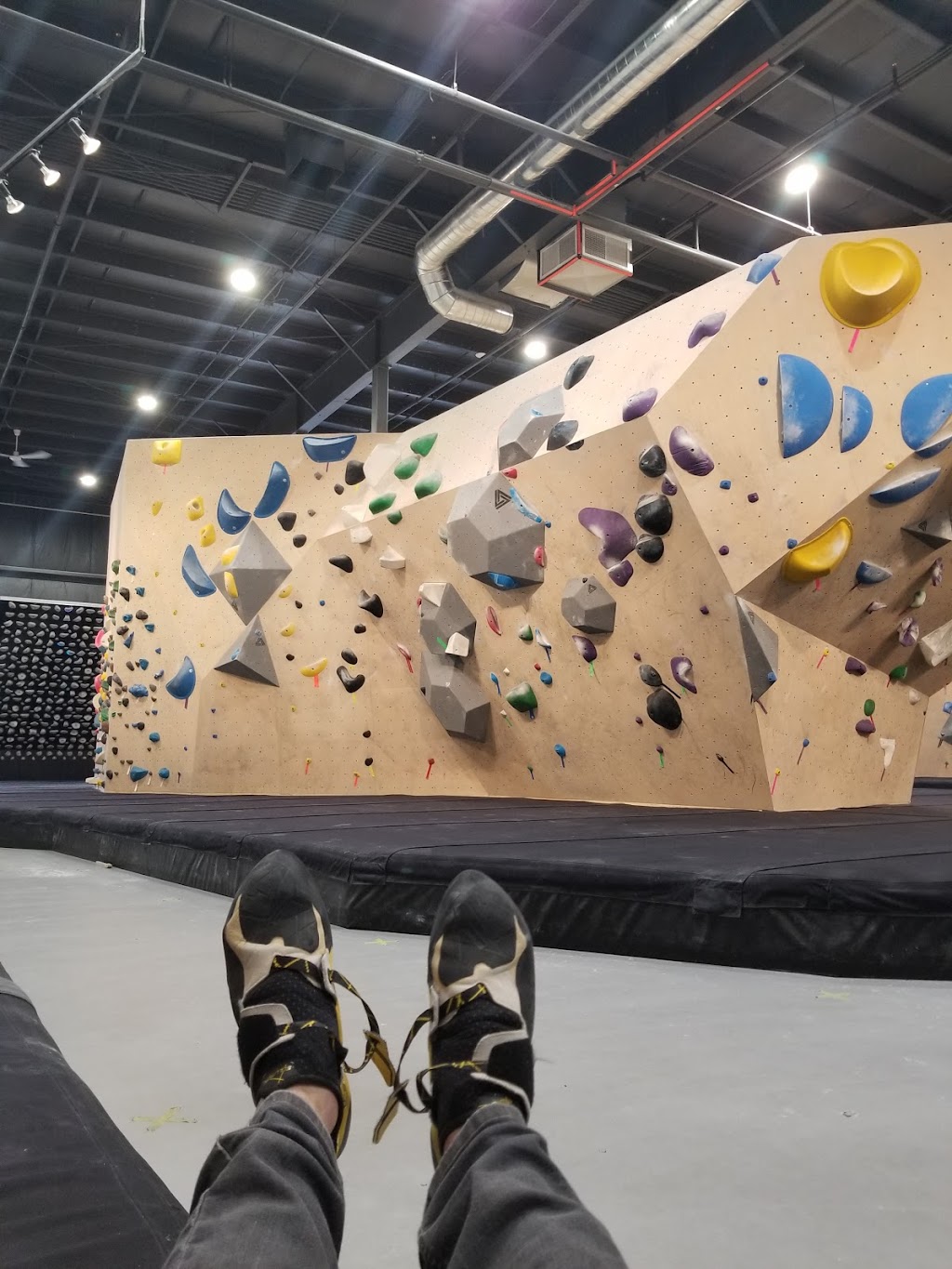 Seven Bays Bouldering | 114 Chain Lake Dr, Halifax, NS B3S 1B1, Canada | Phone: (902) 406-0662