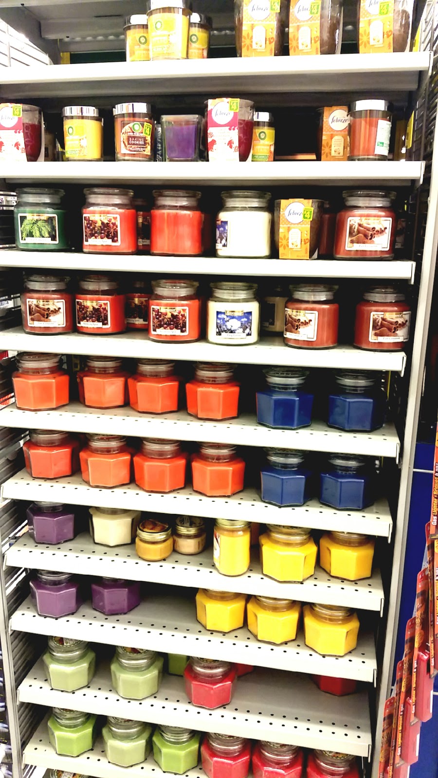 Dollarama | Garibaldi Village Shopping Centre, 40198 Glenalder Pl, Squamish, BC V8B 0G2, Canada | Phone: (604) 898-1935