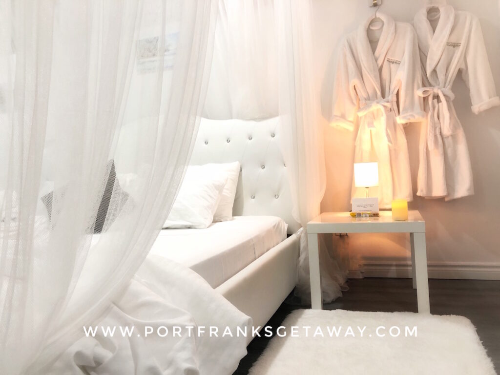 Port Franks Getaway - Pinery Bijou Suite | 7702 Clayton St, Port Franks, ON N0M 2L0, Canada | Phone: (519) 312-8905