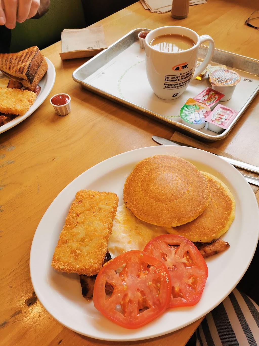 A&W Canada | 26431 Fraser Hwy, Aldergrove, BC V4W 3E2, Canada | Phone: (604) 856-6007