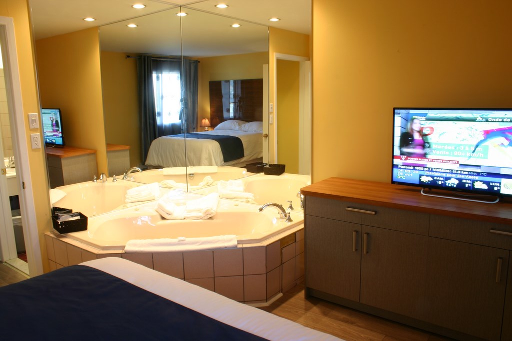 Motel des Pentes et Suites | 12 Av. Lanning, Saint-Sauveur, QC J0R 1R6, Canada | Phone: (450) 227-5351