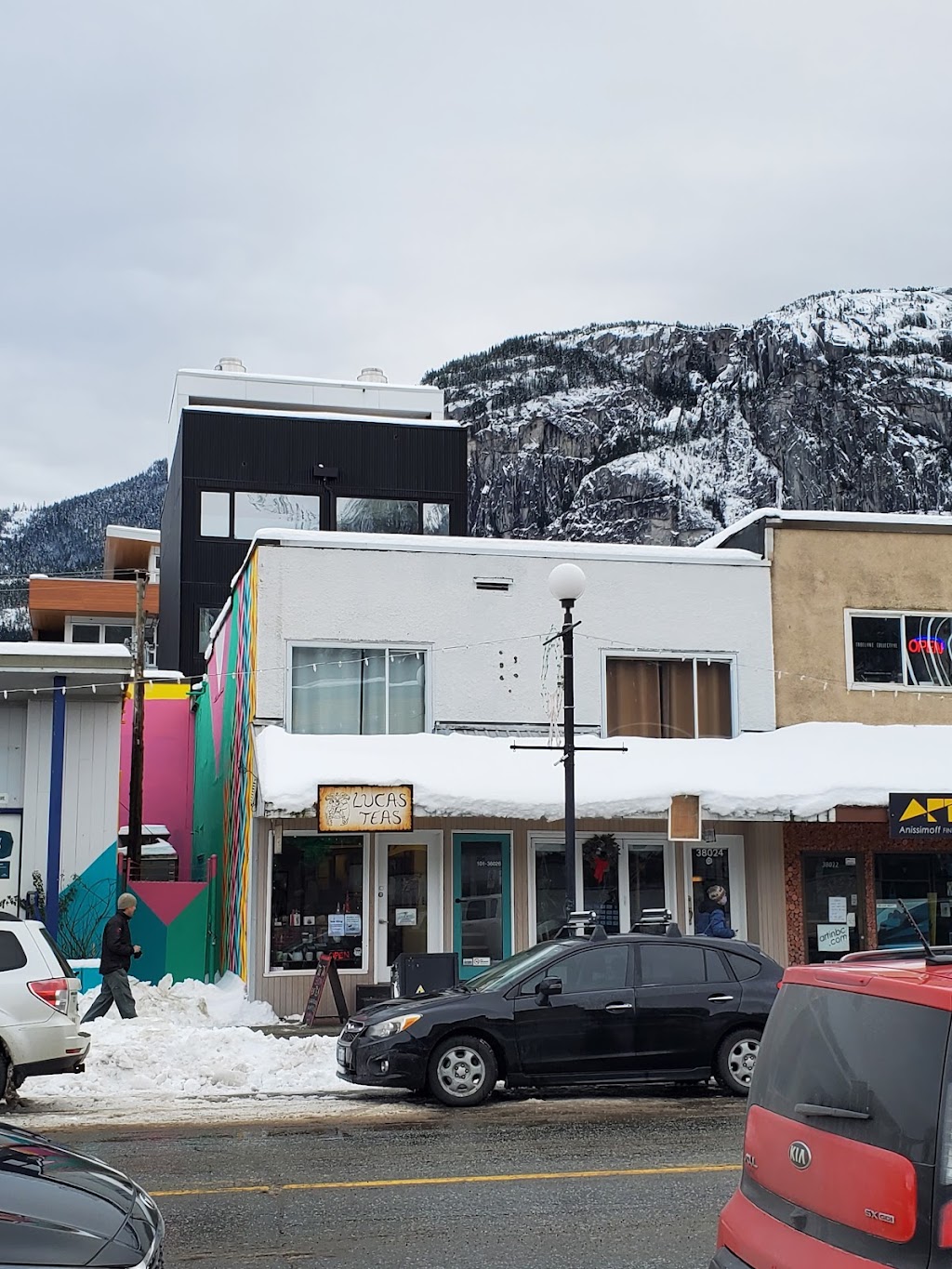 Lucas Teas | 38028 Cleveland Ave, Squamish, BC V8B 0B7, Canada | Phone: (604) 567-4577