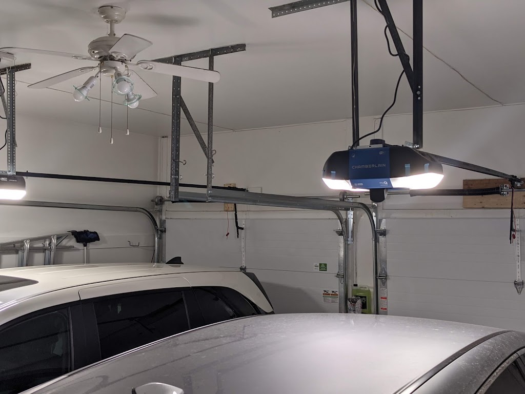 Solution Garage Doors | 3602 Bd Poirier, Saint-Laurent, QC H4R 2J5, Canada | Phone: (514) 418-0055