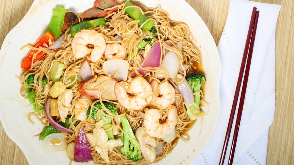 Dragon Court Restaurant | 988 King St W, Hamilton, ON L8S 1L1, Canada | Phone: (905) 522-1999