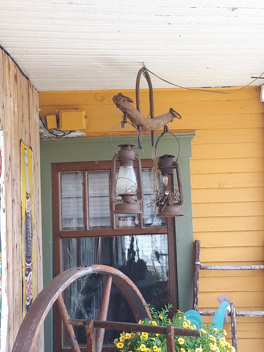 The Flea Village | 710 Rang York, Saint-Barthélemy, QC J0K 1X0, Canada | Phone: (450) 885-1909
