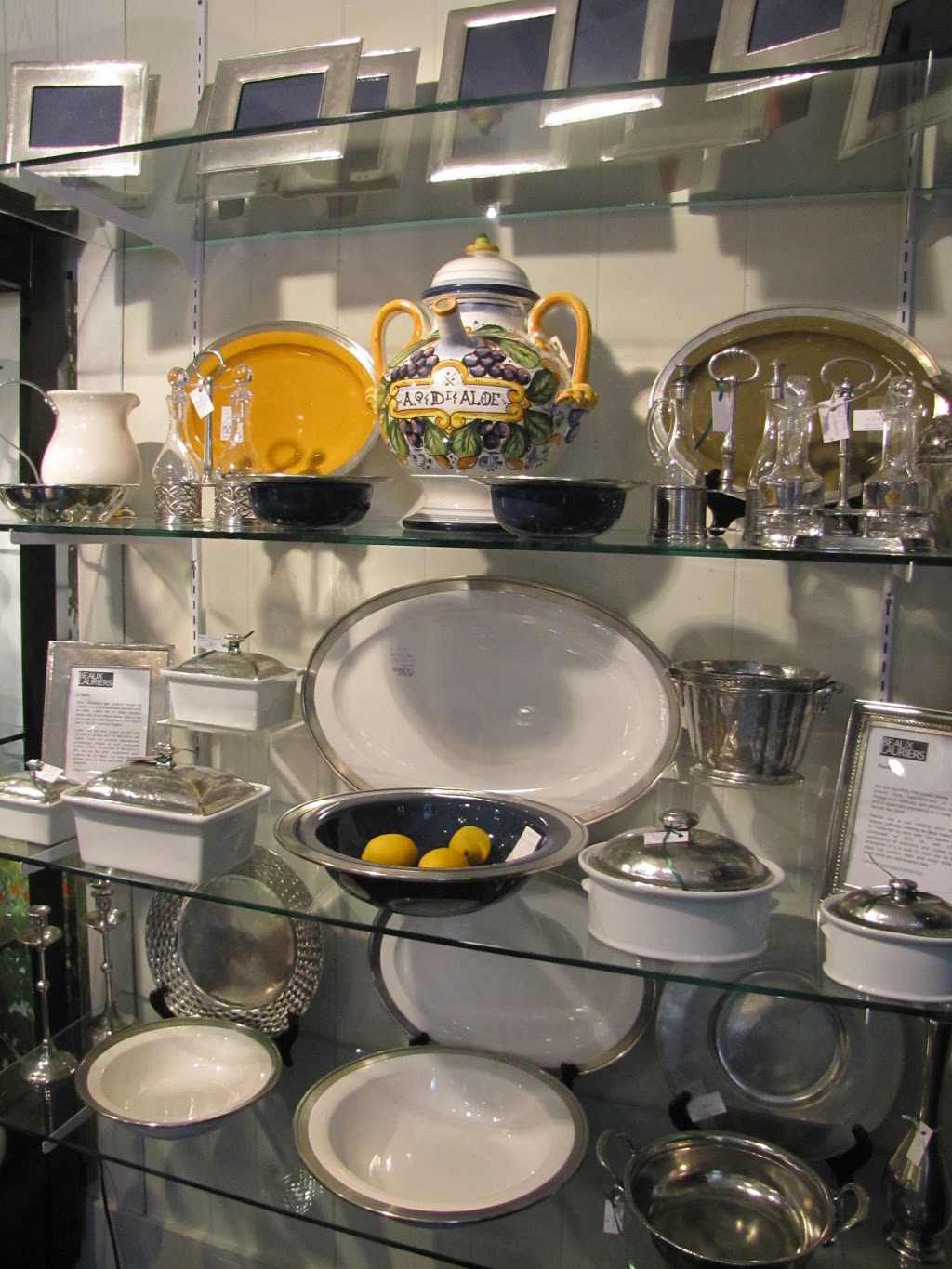 Beaux-Lauriers - boutique détain | 303 Rue Principale, Saint-Sauveur, QC J0R 1R0, Canada | Phone: (450) 227-3442