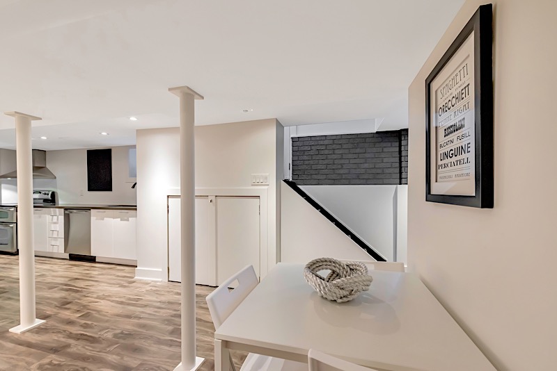 Luxury on Lauder | 386 Lauder Ave Unit B, York, ON M6E 3H8, Canada | Phone: (416) 670-3352