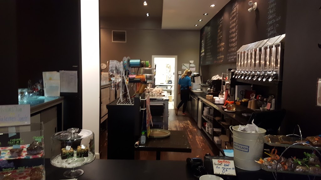 Pâtisserie Le Palais | 563 5e rue de la Pointe, Shawinigan, QC G9N 1E7, Canada | Phone: (819) 536-7081