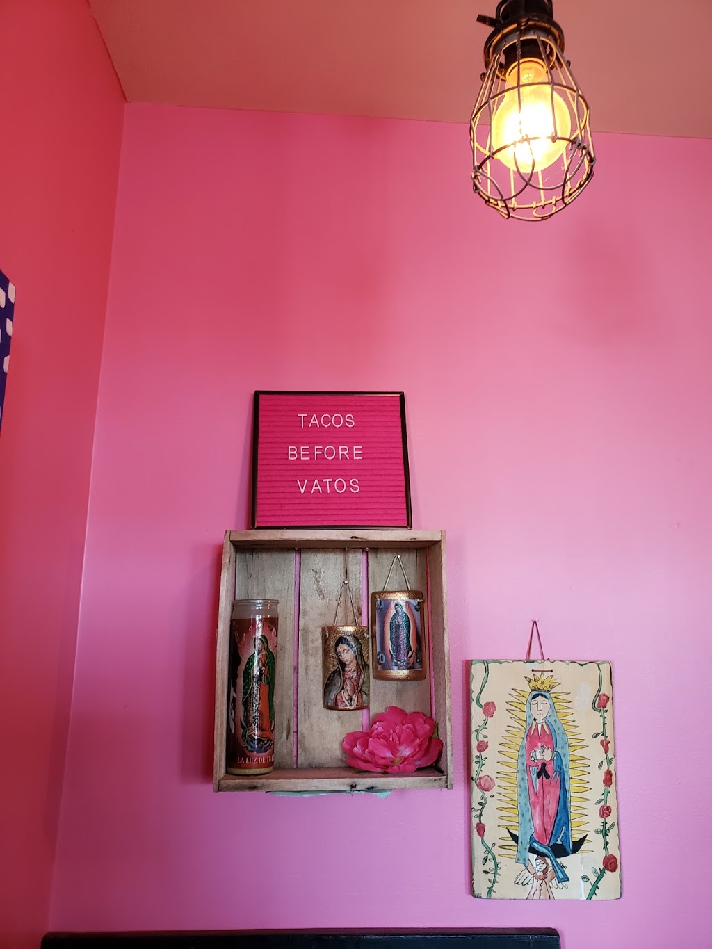 Lunitas Mexican Eatery | 645 School Rd, Gibsons, BC V0N 1V9, Canada | Phone: (604) 886-1289