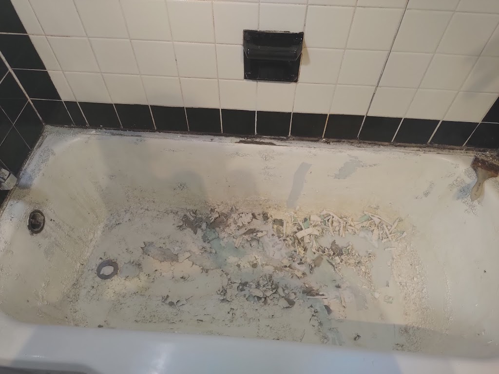 Deluxe bathtub refinishing | 1345 Lawrence Ave W, North York, ON M6L 1B4, Canada | Phone: (289) 221-6335