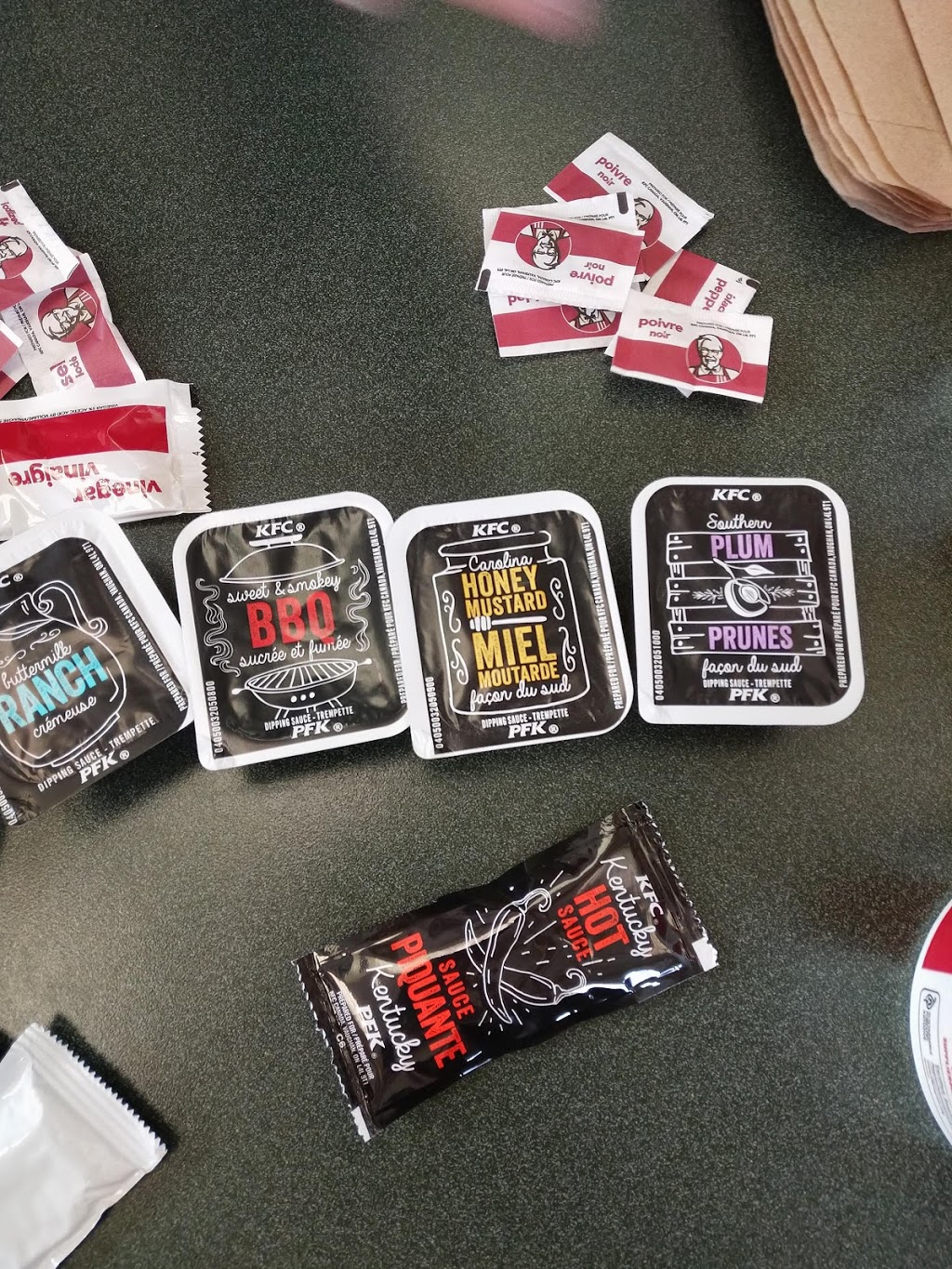 KFC | 464 Dundas St E, Belleville, ON K8N 1E9, Canada | Phone: (613) 962-2907
