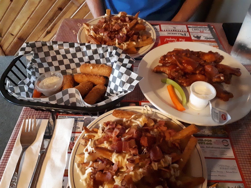 Hurstys Bar & Grill | 368 Rue Main, Shawville, QC J0X 2Y0, Canada | Phone: (819) 647-2546