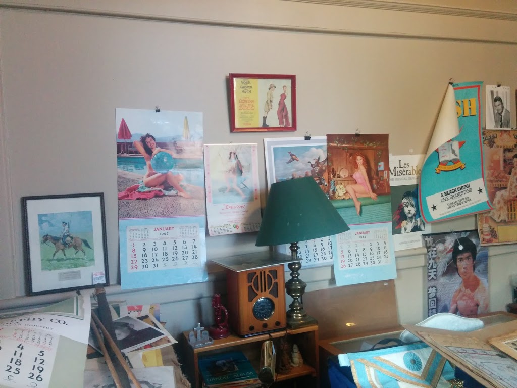 Oak Road Antiques Collectibles & Curiosities | 79 Front St E, Hastings, ON K0L 1Y0, Canada | Phone: (705) 639-1802