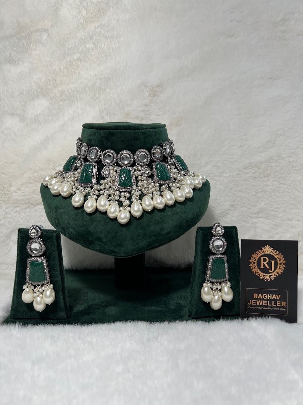 Raghav Jewellers | 11859 River Rd, Surrey, BC V3V 2V9, Canada | Phone: (778) 318-0081