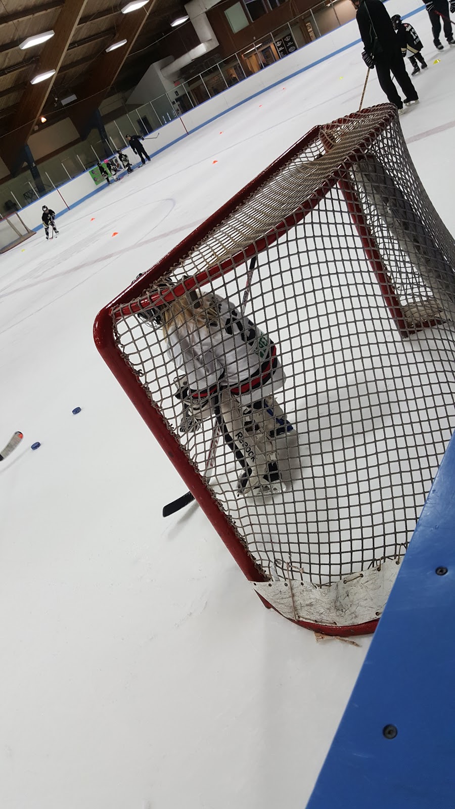 Fred Barrett Arena | 3280 Leitrim Rd, Gloucester, ON K1T 3Z4, Canada | Phone: (613) 822-2175