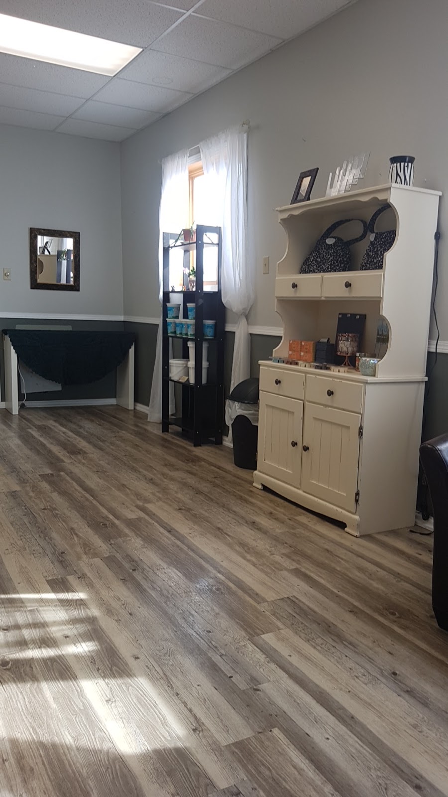 Jodees Esthetics & Boutique | 513 Railway Ave, Colonsay, SK S0K 0Z0, Canada | Phone: (306) 341-0664