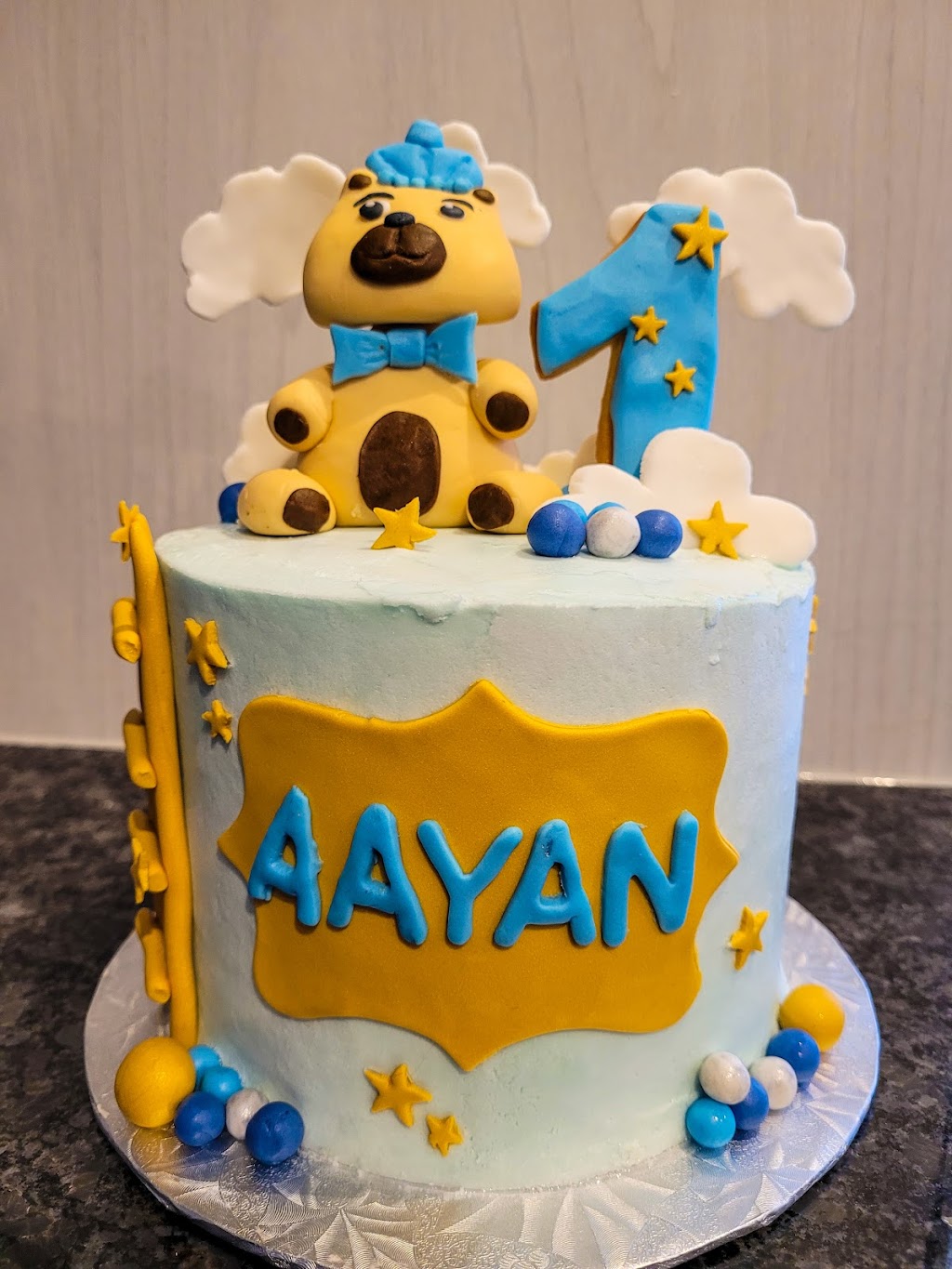 Custom Cakes by C | 836 Livingston Way NE, Calgary, AB T3P 1N8, Canada | Phone: (403) 862-5681