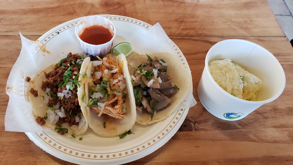 BMC Taqueria | 1113 Henderson Hwy, Winnipeg, MB R2G 1L4, Canada | Phone: (204) 415-1113