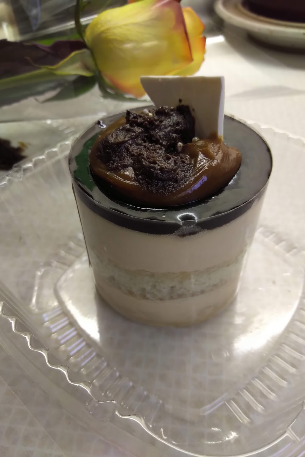Petit Paris Creperie & Patisserie | 1146 Commissioners Rd E, London, ON N5Z 4W8, Canada | Phone: (519) 433-0647