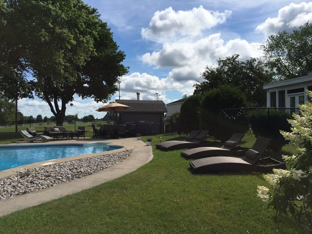Mountain Ash Farm Hospitality | Glencairn, ON L0N 1M0, Canada | Phone: (705) 466-2520