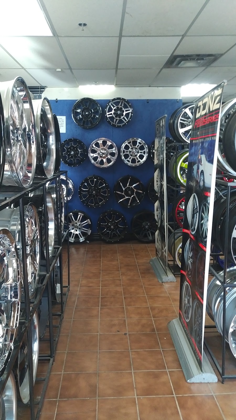 Wheels For Less | 130 Oakdale Rd, North York, ON M3N 1V9, Canada | Phone: (416) 749-8473