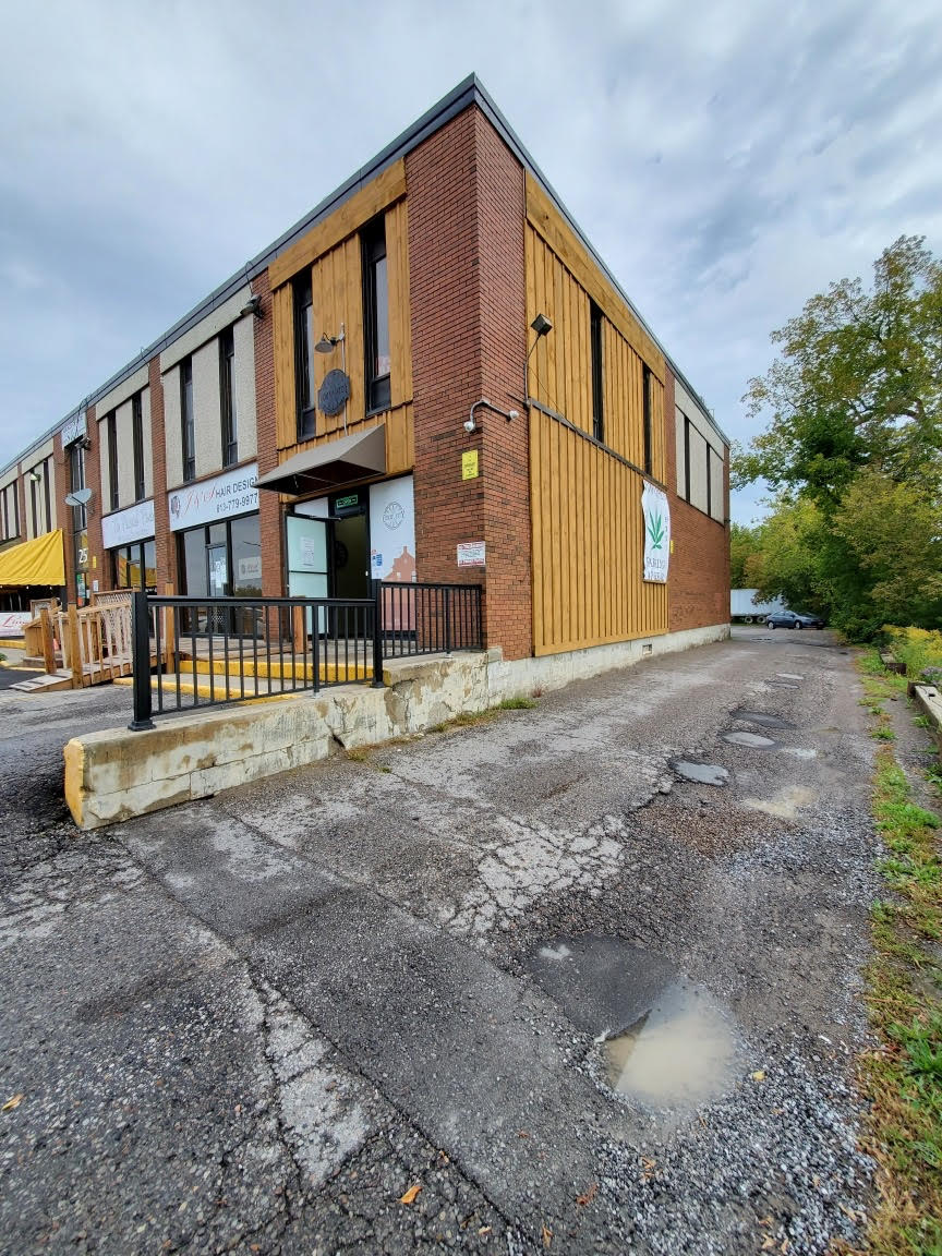 The Community Store | 257 N Front St, Belleville, ON K8P 3C3, Canada | Phone: (613) 966-9333
