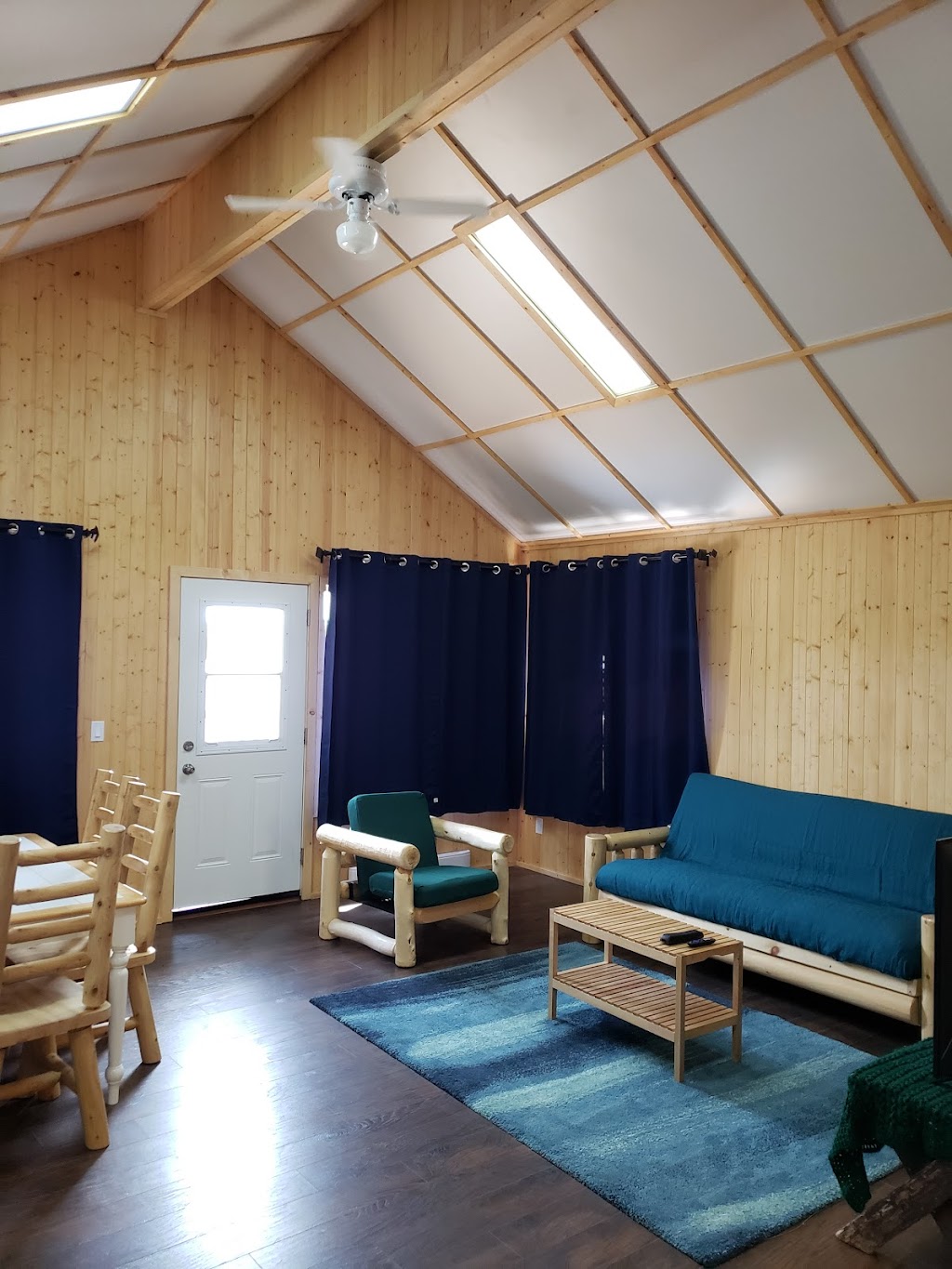 Whiteshell Lake Resort | Block 4, Lot C, Rennie, Big Whiteshell Lake, MB R0E 1R0, Canada | Phone: (204) 348-7627