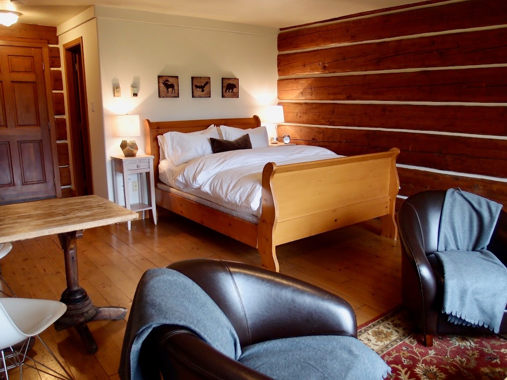 Pemberton Valley Inn | 1427 Collins Rd, Pemberton, BC V0N 2L0, Canada | Phone: (604) 894-7111