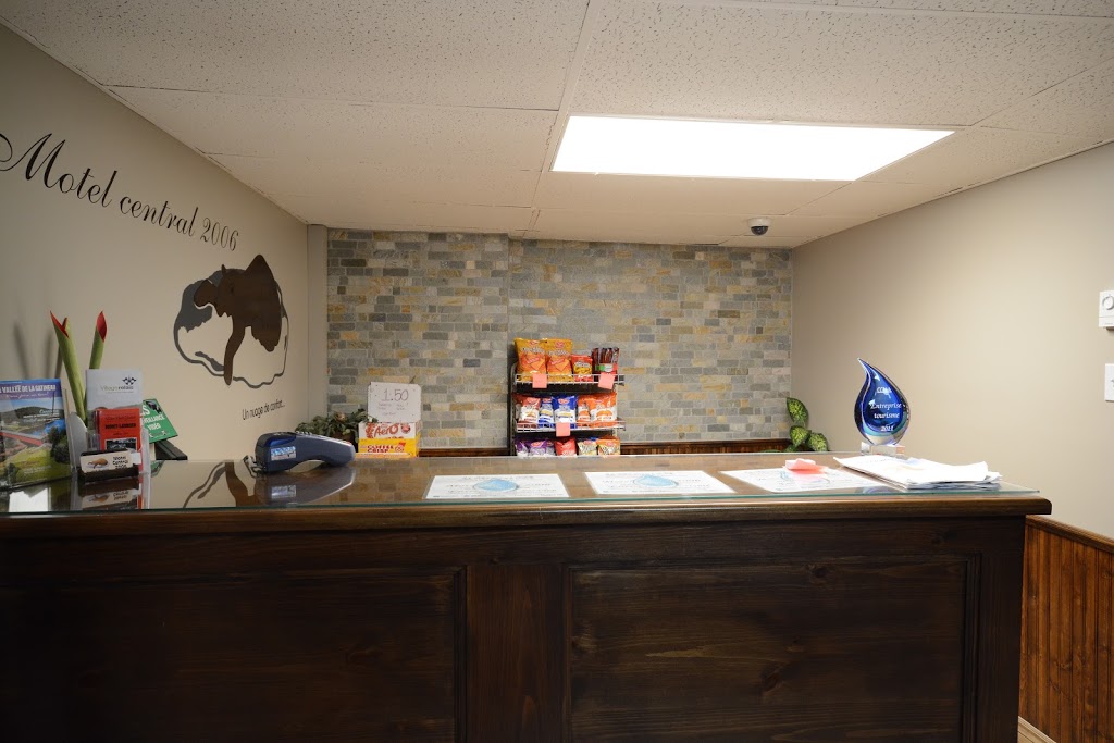 Motel Central | 149 Rue Principale S, Maniwaki, QC J9E 1Z8, Canada | Phone: (819) 306-1117