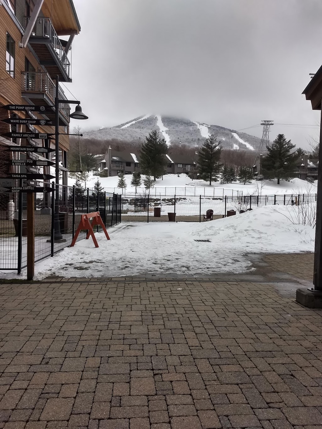 Jay Peak Stateside Hotel and Base Lodge | 830 Jay Peak Rd, Jay, VT 05859, USA | Phone: (802) 988-2752