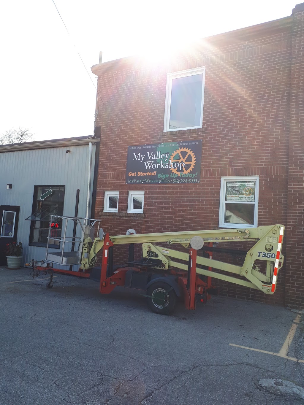 My Valley Workshop | 44 Holme St, Brantford, ON N3T 4Z7, Canada | Phone: (519) 304-9333