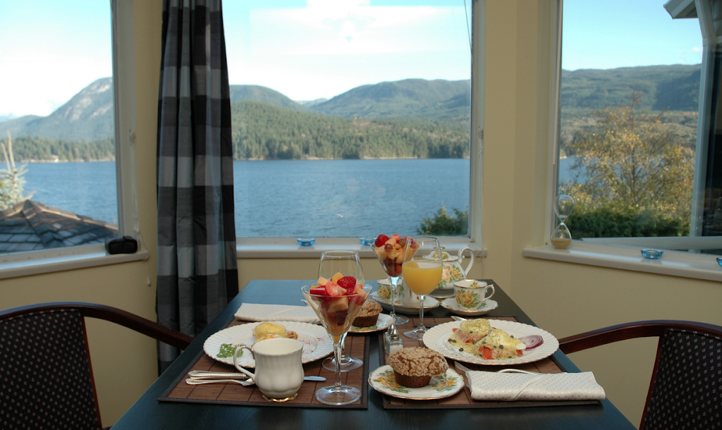 At The Shore Luxury Waterfront Bed and Breakfast | 6394 Gale Ave N, Sechelt, BC V0N 3A5, Canada | Phone: (604) 740-9962